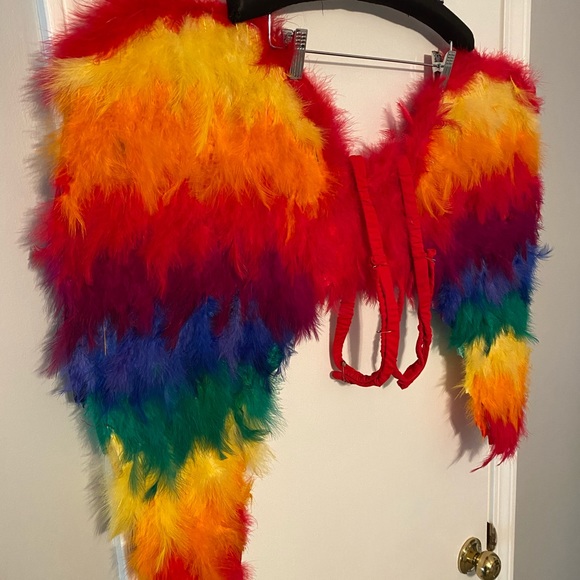 Rainbow Wings 🌈🦜 - Picture 2 of 6